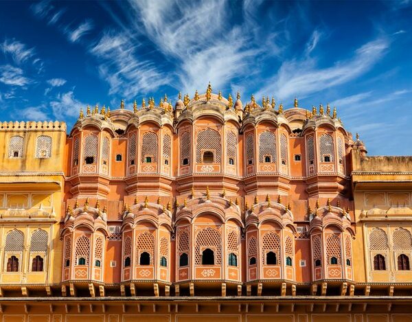 hawa-mahal-palace-winds-jaipur-rajasthan_163782-5377